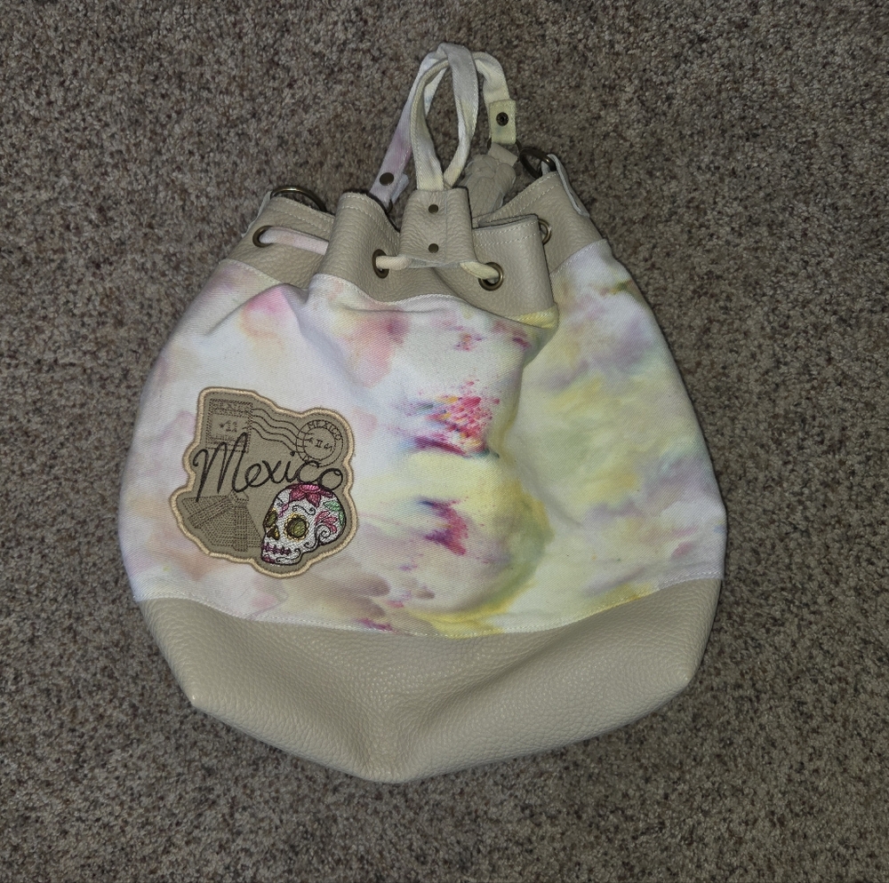 Chic Tie-Dye Bucket Backpack